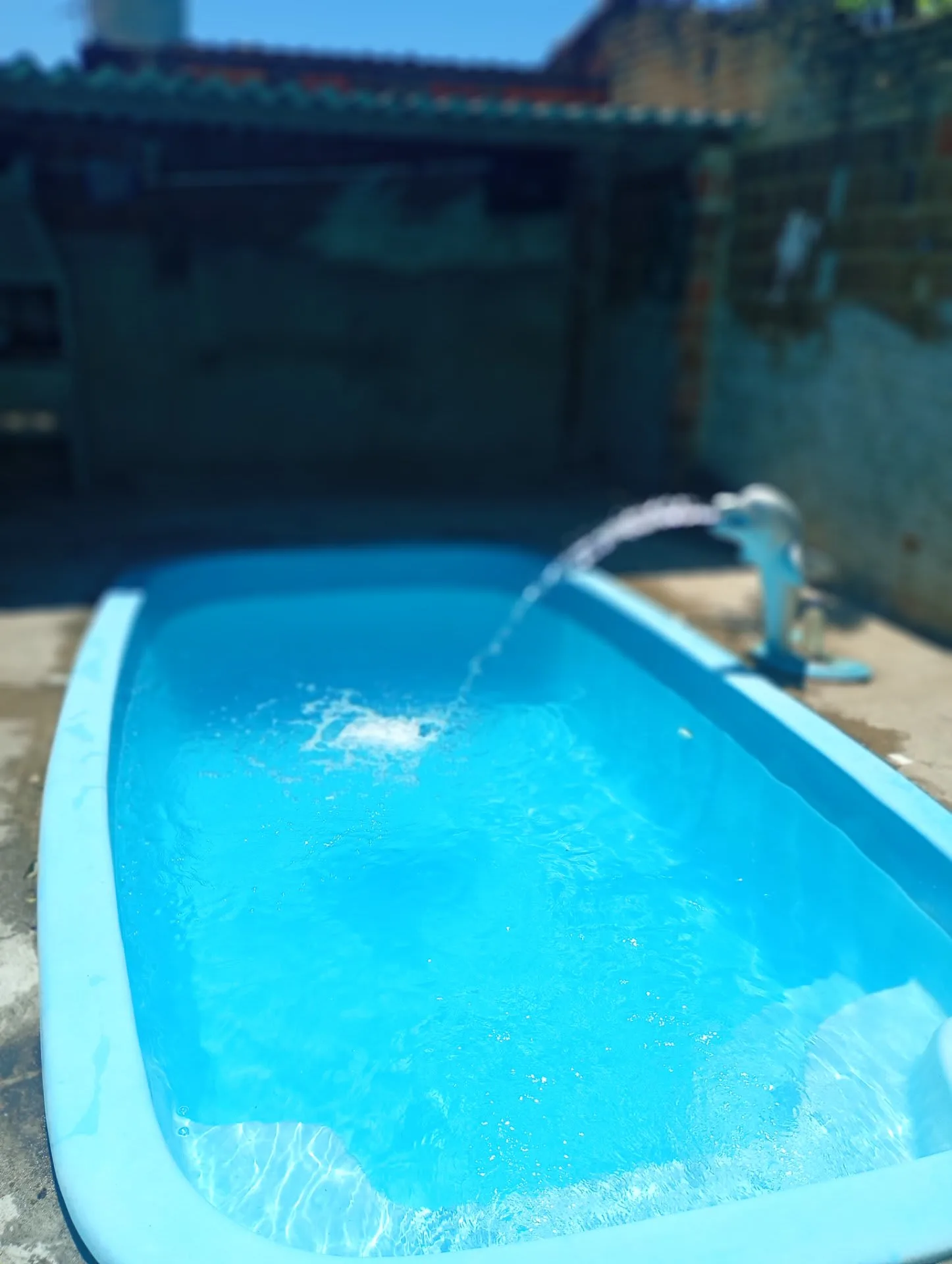 Limpeza de piscinas de fibra e alvenaria